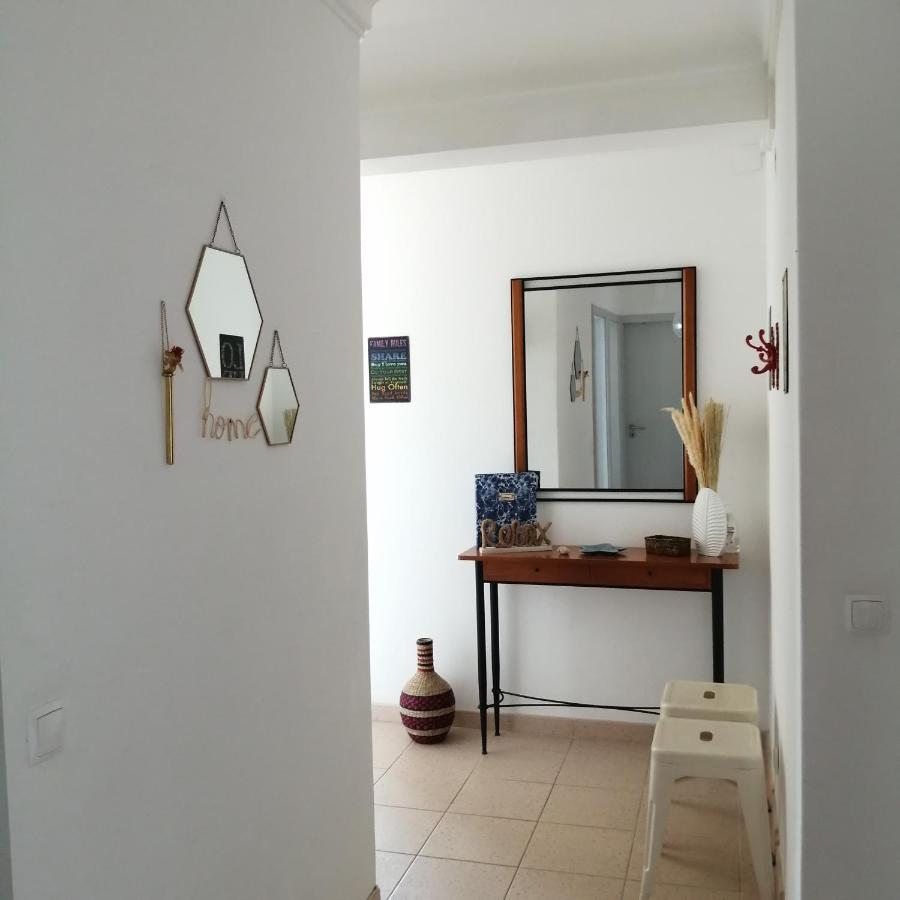Appartement Vue Sur Mer Et Pieds Dans L'Eau! Portimao Luaran gambar