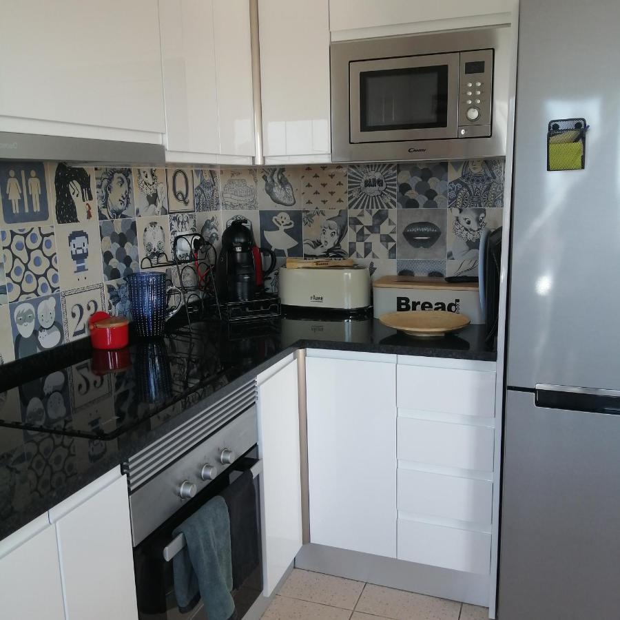 Appartement Vue Sur Mer Et Pieds Dans L'Eau! Portimao Luaran gambar